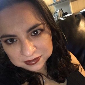 Meet your Posher, Mayra